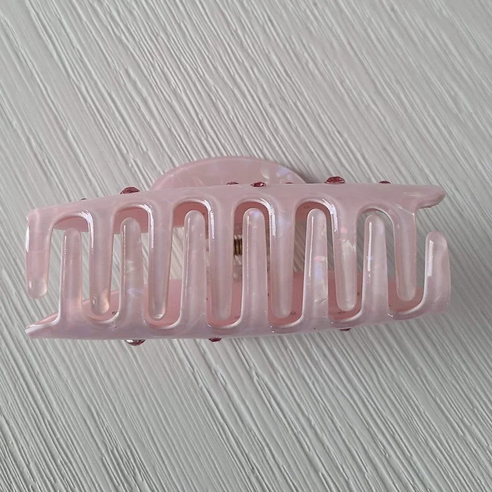 Large Resin Hair Clip - Urban Outfitters